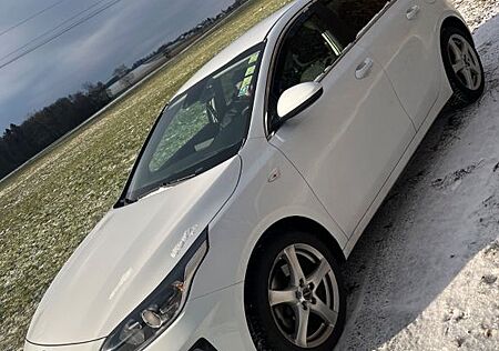 Kia Cee'd / Ceed 1.4 T-GDI DCT Spirit Spirit