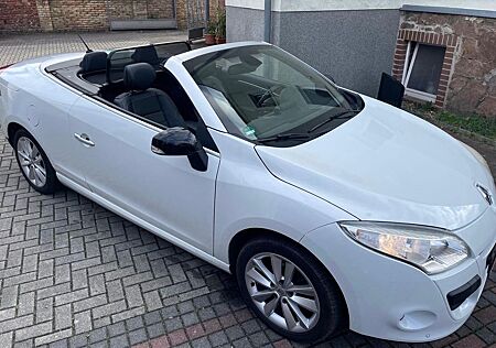 Renault Megane III 1.4 Coupe / Cabrio Luxe/gepflegt!!