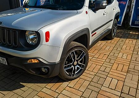 Jeep Renegade Trailhawk*4WD*KY*AHK*1 Jahr Garanti