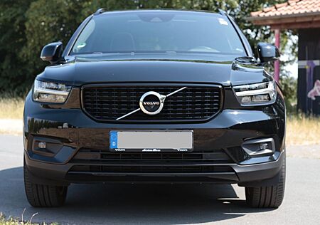 Volvo XC 40 T4 AWD R-Design LED/Navi/Pano/360°/SHZ/H&K/AHK