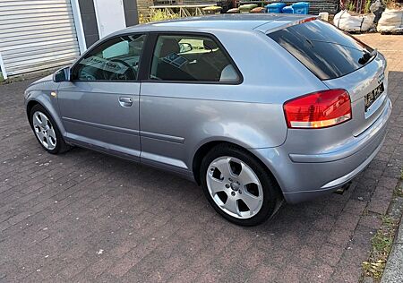 Audi A3 2.0 FSI S line Sportpaket plus gute Zustand