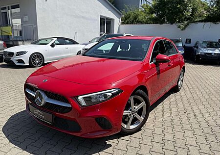 Mercedes-Benz A 200 Head Up*Teilleder*LED*Navi*Fernlichtassis*