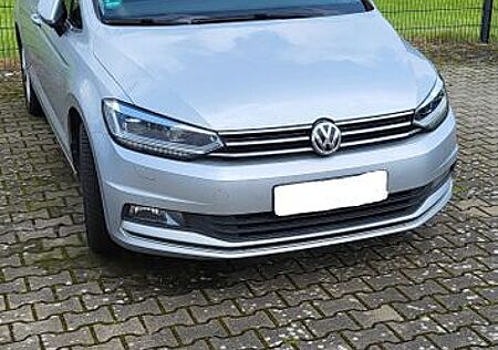 VW Touran Volkswagen 2.0 TDI mit neuem Motor DSG Highline BMT