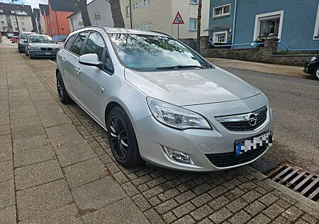Opel Astra Sports Tourer 1.4 LPG eco 150 Jahre Lesen!