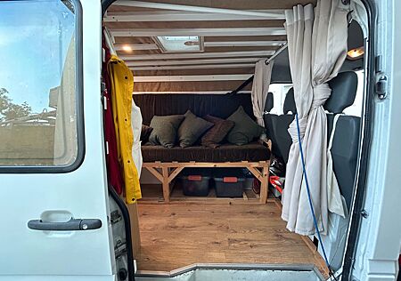 Mercedes-Benz Sprinter Ausgebauter Bus Camper Van