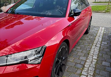 Skoda Superb 2.0 TSI 140kW DSG SPORTLINE COMBI SPO...