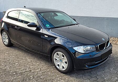 BMW 118i - - Metallic Schwarz