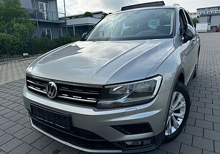 VW Tiguan Volkswagen 2.0TDI DSG Comfortl. PANO*NAV*CAM*AHK*HUD