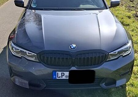 BMW 330i Touring Sport Line Automatic Sport Line