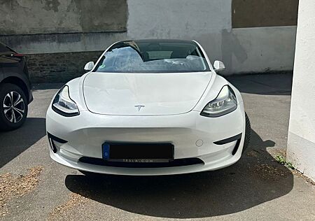 Tesla Model 3 Standard-Reichweite Plus - Hinterrad...