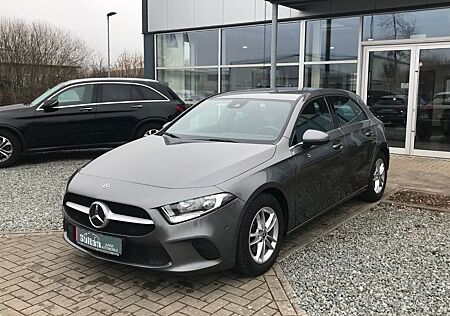 Mercedes-Benz A 180 d 7-G Style Navi Kamera PDC T-Leder Spur