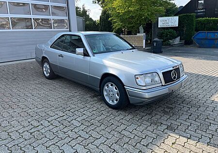 Mercedes-Benz 320 Mercedes - Benz