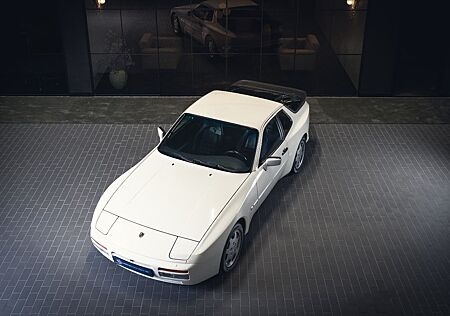 Porsche 944 S2