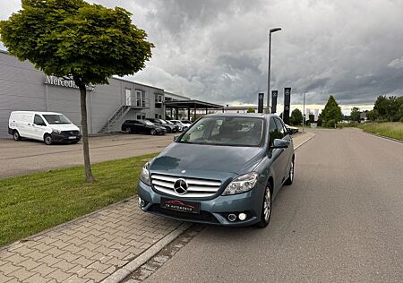 Mercedes-Benz B 180 /1.HAND/AHK/8FACH ALU/ABSTANDSTEMP./EURO6