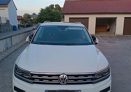 VW Tiguan Volkswagen 2.0 TDI SCR 140kW DSG 4MOTION Highlin...