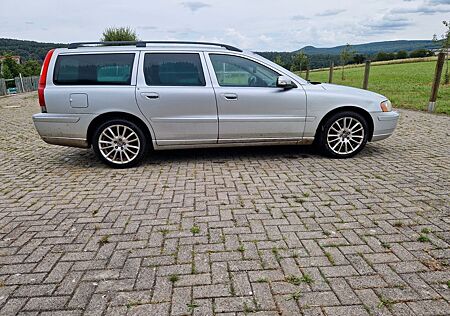 Volvo V70 D5