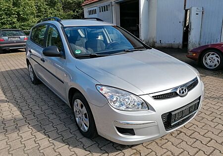 Hyundai i30 CW Classic - 1.6 CRDi / Klima / AHK
