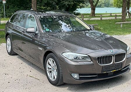 BMW 520d Touringd Head Up// Softclose// 360°// Memor