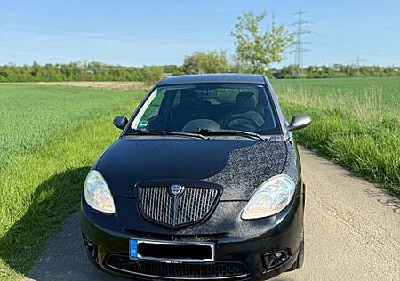 Lancia Ypsilon 1.4 16v Sport MomoDesign Sport MomoD...