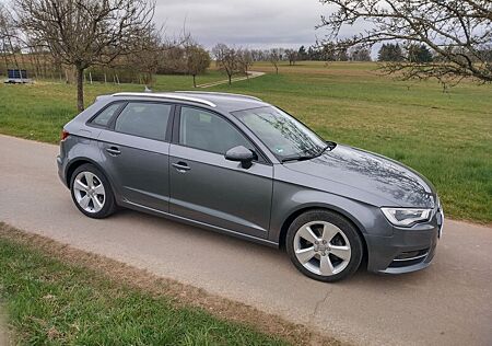 Audi A3 1.4 TFSI cod ultra S tronic Ambiente Ambiente