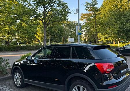 Audi Q2 1.6 TDI S tronic / Mythosschwarz metallic
