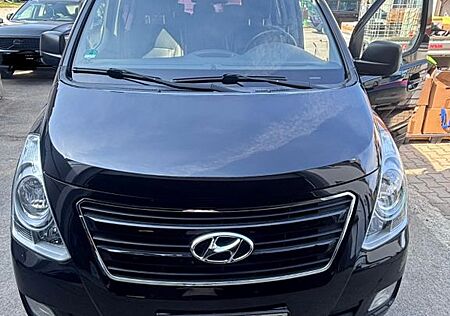 Hyundai H-1 Starex