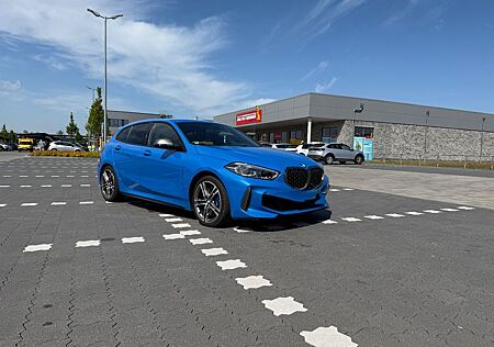 BMW M135i xDrive A -