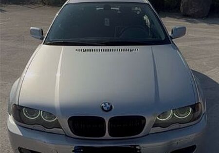 BMW 323i Coupe