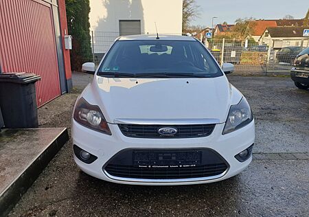 Ford Focus Turnier Titanium,Klimaautomat,NAVI