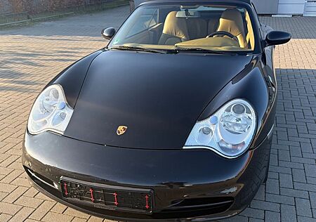 Porsche 996 Carrera 4 Cabriolet, wenig KM, Leder