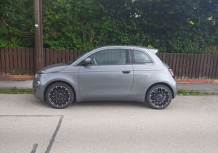 Fiat 500E "la Prima" Limousine 42 kWh La Prima