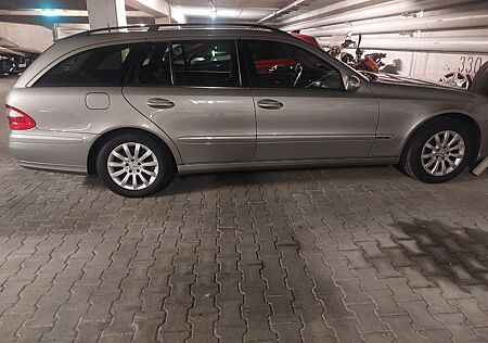 Mercedes-Benz E 220 CDI T CLASSIC Classic