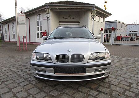 BMW 325xi touring*Leder *Klima*Allrad*AHK*D4