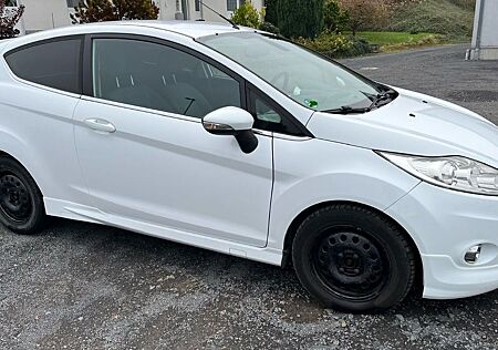 Ford Fiesta 1,6 TDCi 66kW DPF Titanium