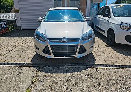 Ford Focus Turnier Titanium Automatik Leder