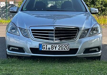 Mercedes-Benz E 250 CGI BlueEFFICIENCY ELEGANCE