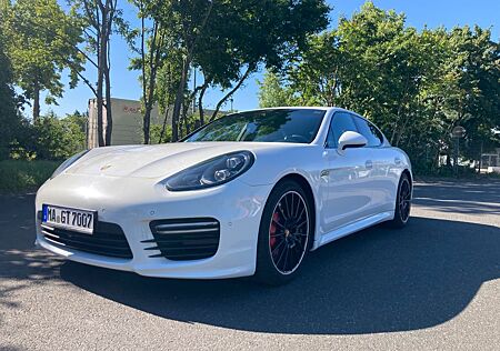 Porsche Panamera GTS