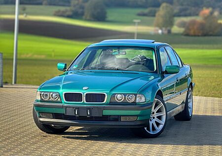 BMW 728i A -