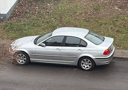BMW 325i -