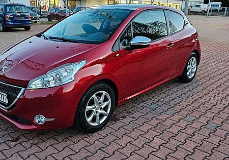 Peugeot 208 1.2 Style 82 VTi Style