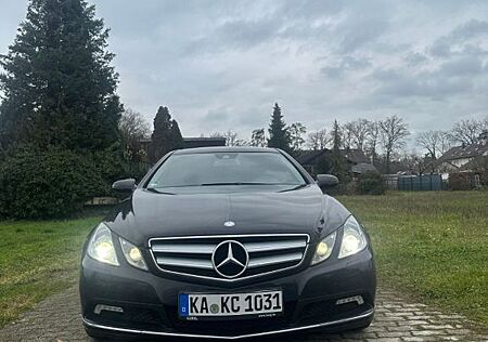 Mercedes-Benz E 250 Coupé CDI BlueEFFICIENCY ELEGANC...