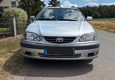 Toyota Avensis 1.8 Kombi guter Zustand TÜV bis 03/2027