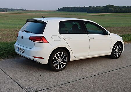 VW Golf Volkswagen VII e-*ACC*CCS*dyn*dig.Tacho