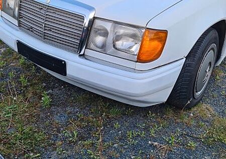 Mercedes-Benz E 230 Oldtimer