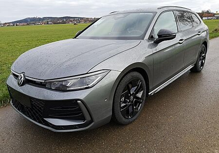 VW Passat Variant Volkswagen 2.0 TDI DSG 4Motion R-Line Head U