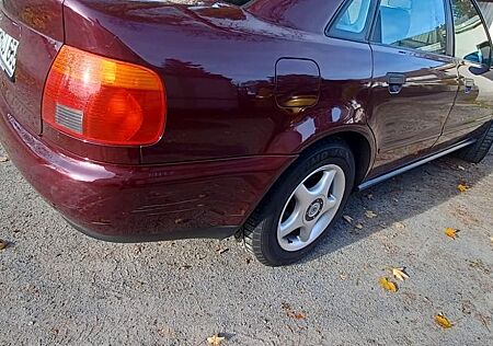 Audi A4 1.6 -