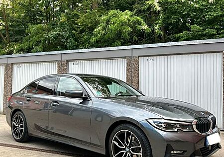 BMW 320i Sport Line Automatik