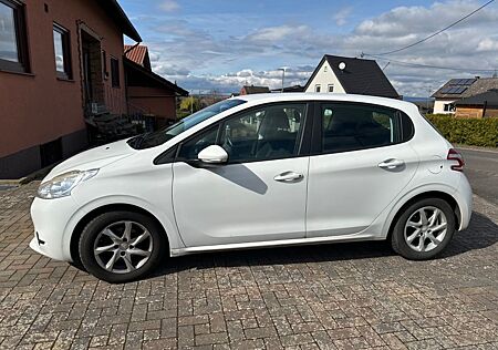 Peugeot 208 / 8 -Fach bereift Alufelgen