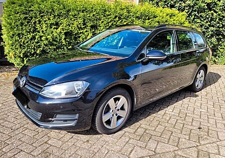 VW Golf Volkswagen 1.6 TDI Comfortline Variant *Navi*Tempomat*