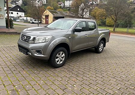 Nissan Navara NP300 Acenta Double Cab 4x4 erste Hand